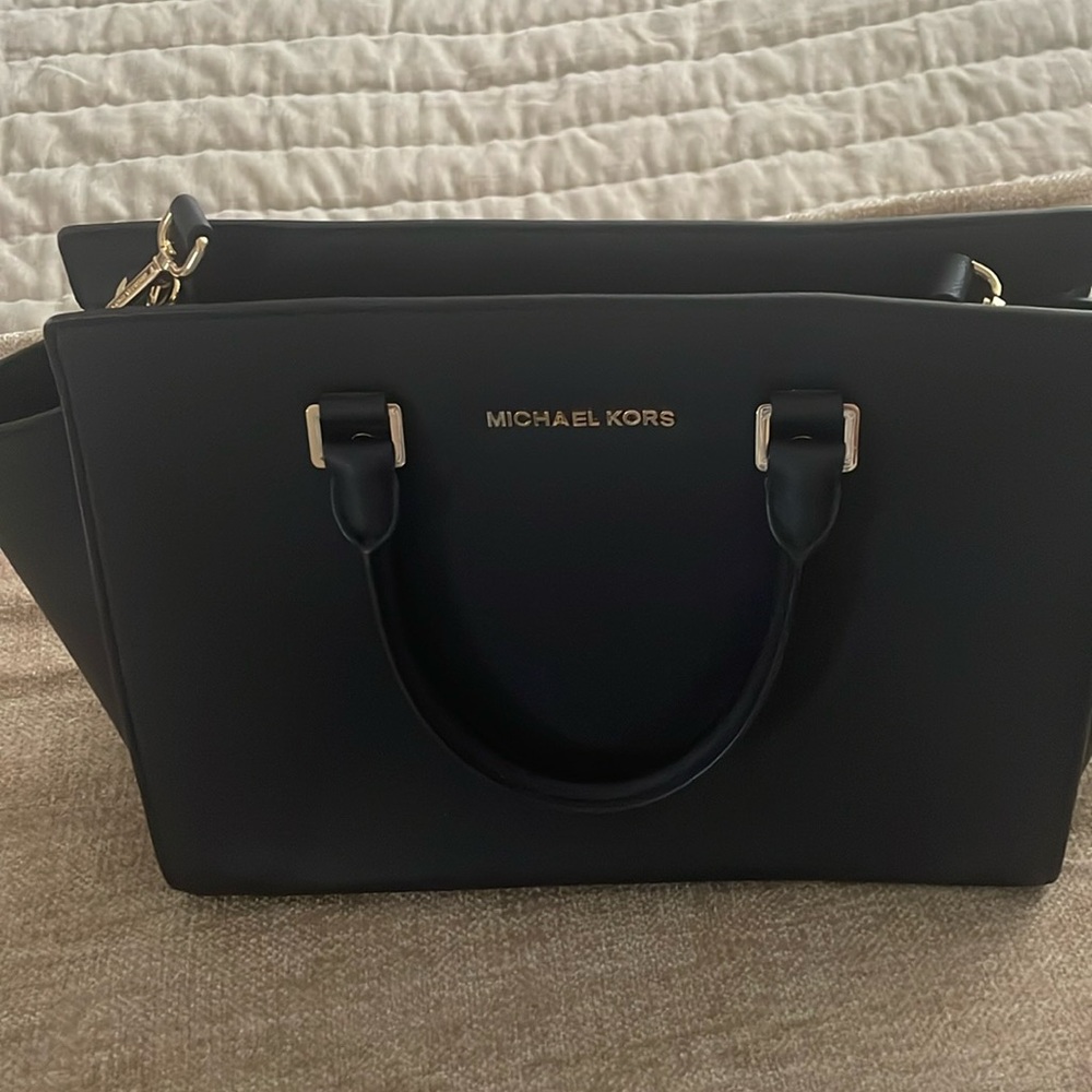 MICHAEL MICHAEL KORS
Leather Handle Bag